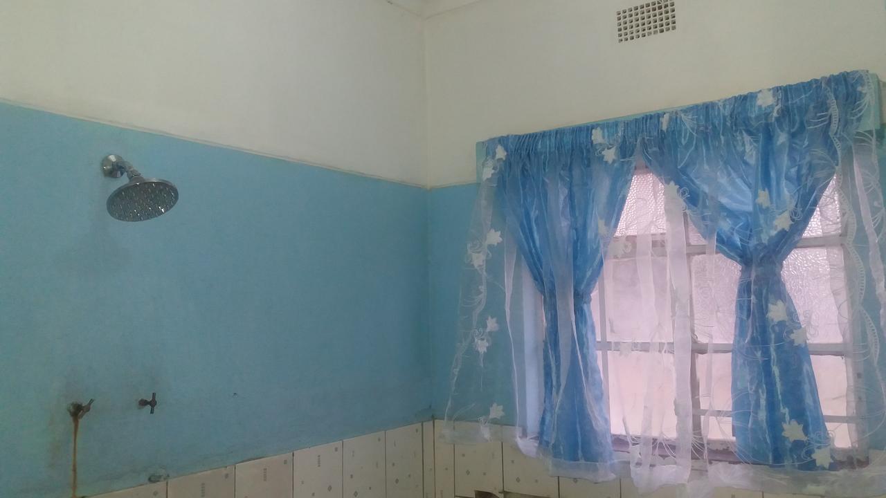 Kumunzi Backpackers Hostel Lusaka Kültér fotó